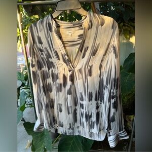 Vince 100% silk v neck long sleeve blouse